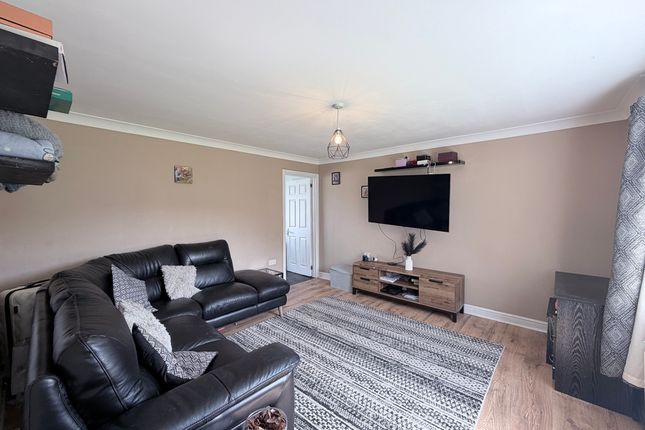 47 Moorland Crescent, Pontypridd photo 2