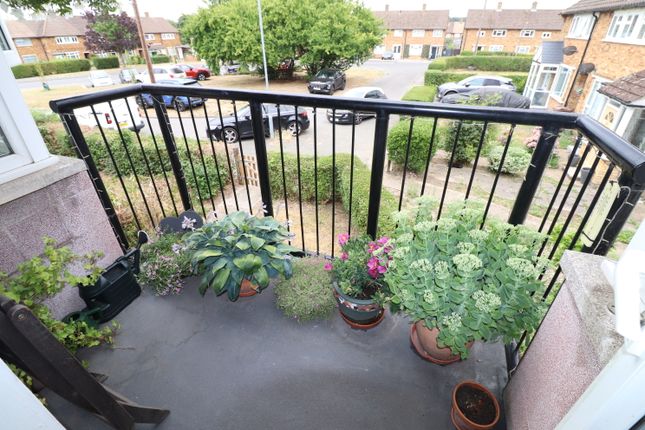 70, Brentwood photo 2
