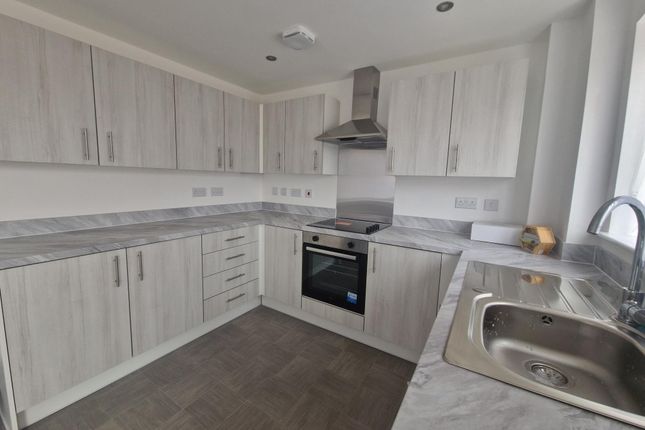 27, Frickley Drive, PONTEFRACT photo 2