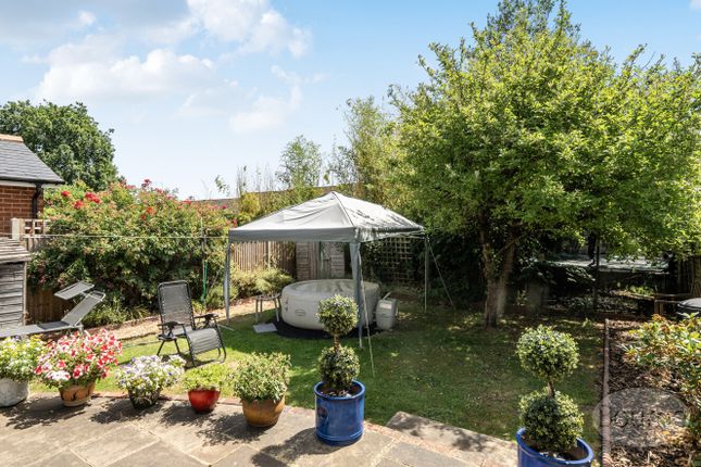 32, Wolseley Road, Godalming photo 4