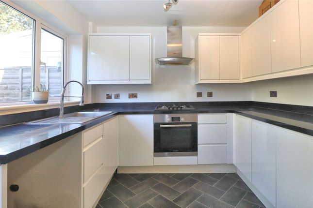39, Oakfield, Surrey photo 2