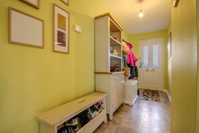 5, Buzzard Way, Hengoed photo 4