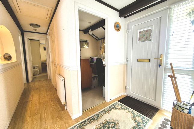 Mobile/park home for sale in The Avenue, Martlesham Heath, Ipswich