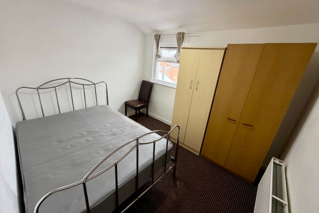 17, Manchester photo 4