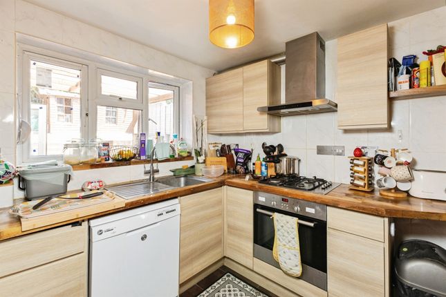 7, Birdhill Avenue, Reading photo 4