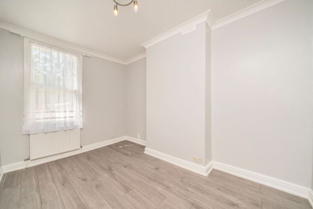 36, Bushberry Road, London photo 4
