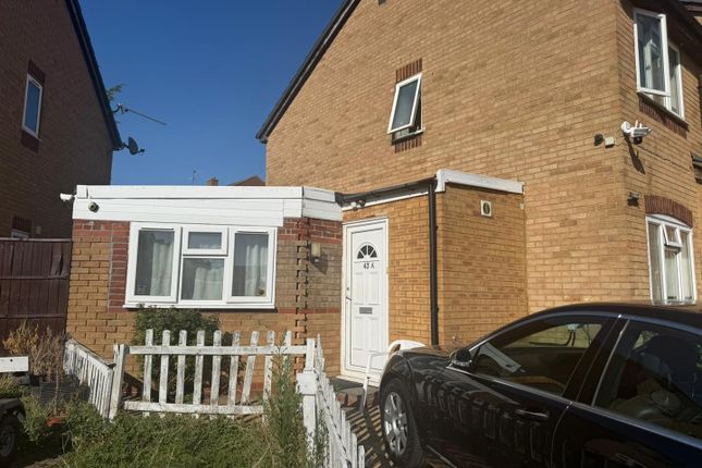 43A, Hornbeam Close, Northolt photo 2