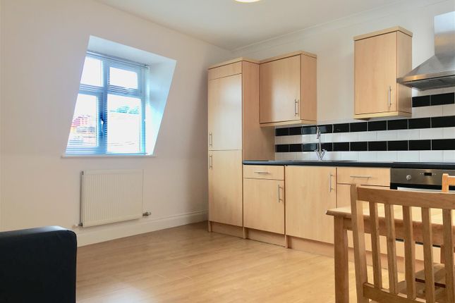 Flat 4 Glandore House, 2, Station Road, Herts photo 4