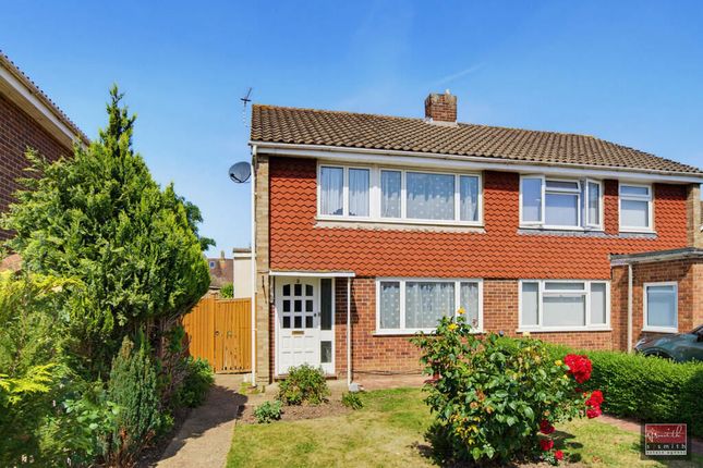 3-bed semi-detached on 2, Bancroft Close, Ashford, £360,000