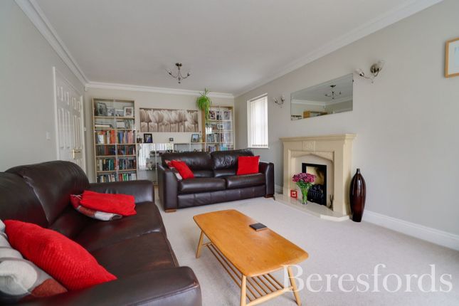 10, Woodside, Essex photo 4