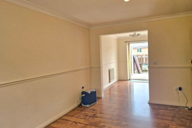 14 Kingsdale Close, Bury photo 5