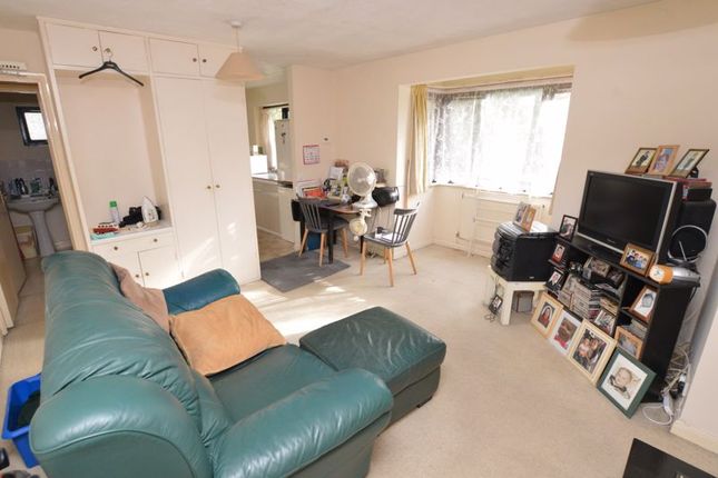 Flat for sale in Badgers Cross, Milford, Godalming