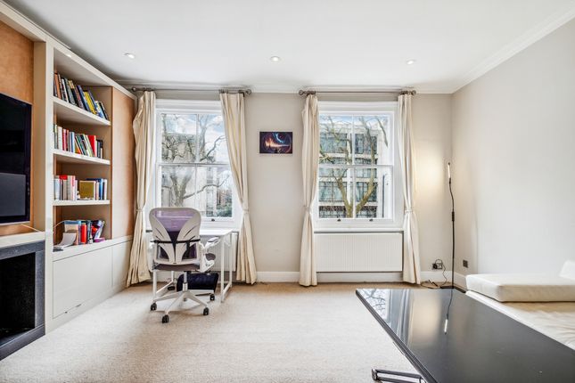 Flat to rent in Grosvenor Road, Pimlico
