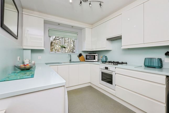 25, Broad Oak Coppice, Bexhill-On-Sea photo 4