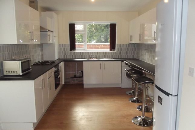 72 Ladybarn Lane, Fallowfield photo 2