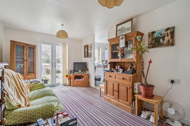4, Ranston Close, Denham photo 2