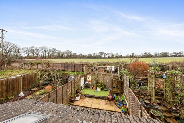 6 Cootham Green, Pulborough photo 3