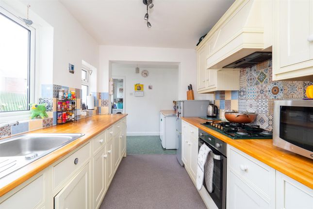 Terraced house for sale in Vale Road, Sutton
