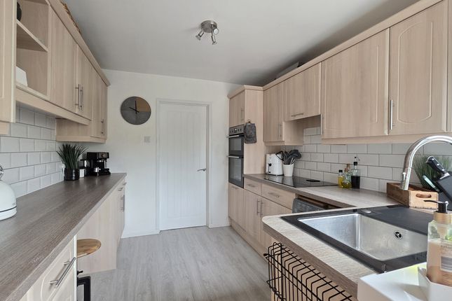 16, Orchard Way, Long Itchington photo 4