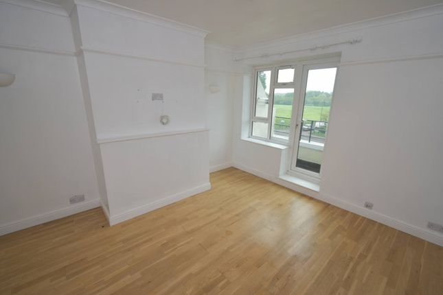 140 Tempsford Avenue, Borehamwood photo 4