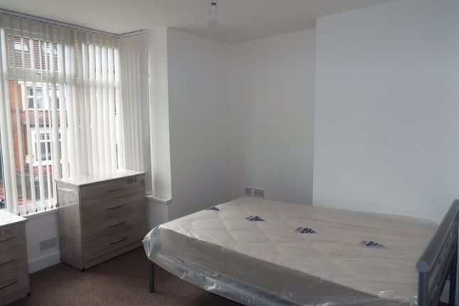 Terraced house to rent in Bournville Lane, Stirchley, Birmingham