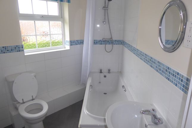 Flat for sale in The Gables, Bourne