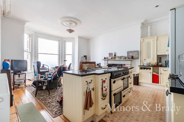 5 Cliff Brow New Street, Cromer photo 4