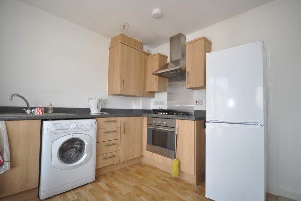 Flat to rent in Lyon Court, Rochester