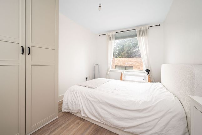 Edgewood Mews, Finchley Central photo 4