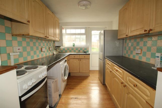126, Carterhatch Lane, Enfield photo 5