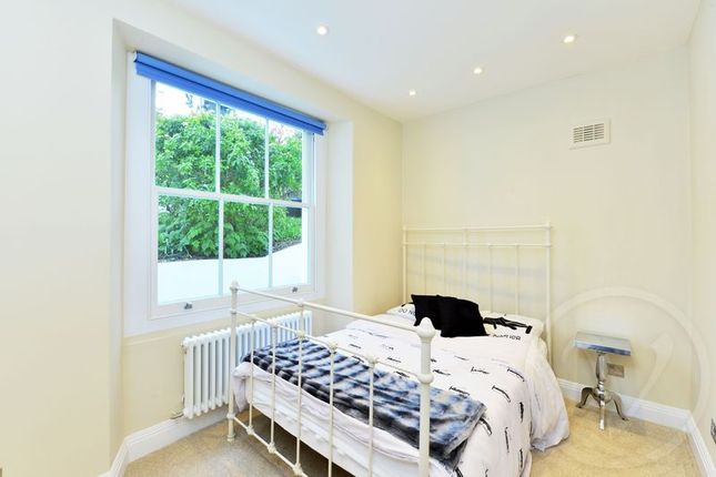 Flat for sale in Carlton Hill, St Johns Wood, London
