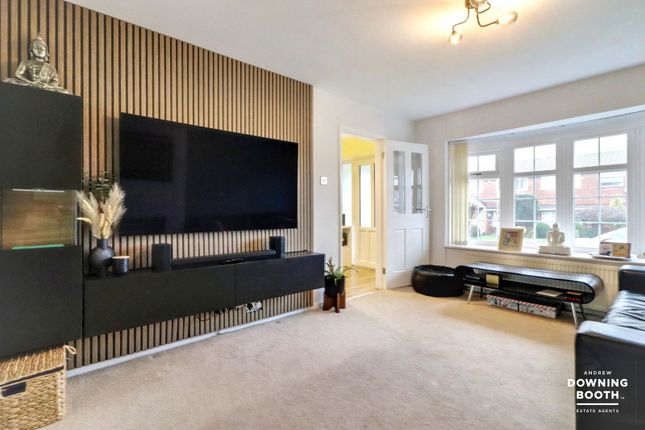 19, Hillview, Walsall photo 3
