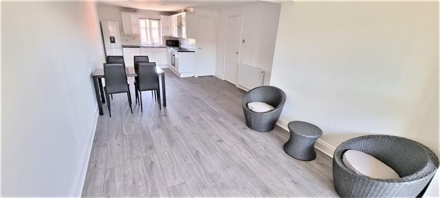 Thumbnail Flat to rent in Coniston Close, Raynes Park, London