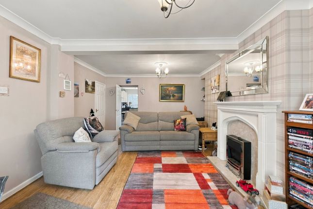 23, Brithweunydd Road, Tonypandy photo 2