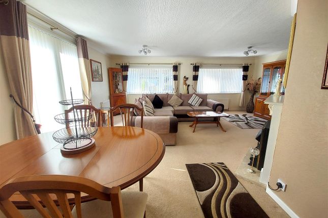 2-bed caravan on 68, Severn Bank Park, Stourport-On-Severn, £184,950