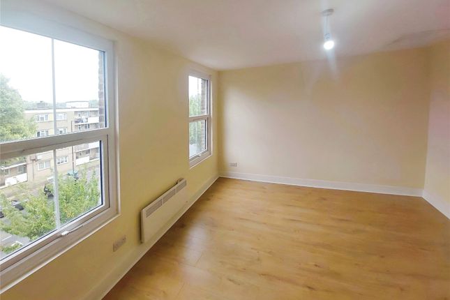 Thumbnail Flat to rent in Rosendale Road, London