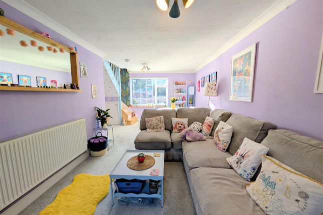 10, Smithville Close, Lydney photo 3