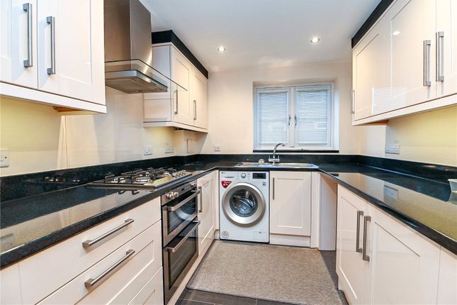 Flat 3, 10, Mount Avenue, Hampshire photo 3