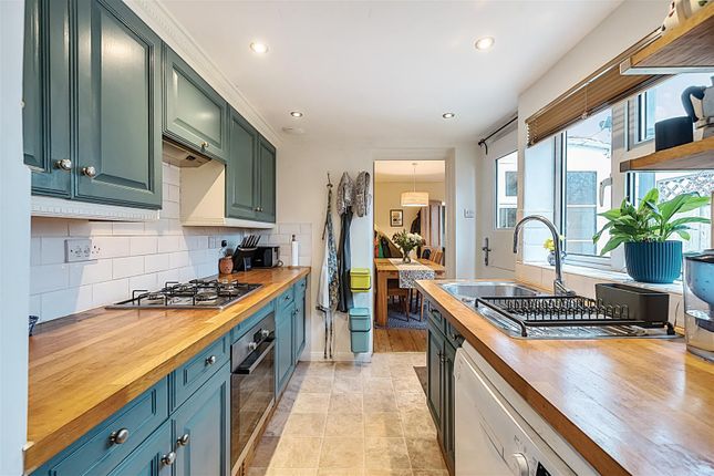 31, Long Reach, West Horsley photo 3