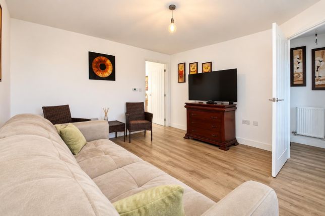42, Longships Drive, Milton Keynes photo 5
