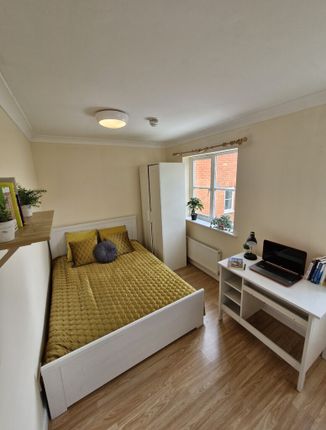 Room to rent in Caddow Road, Norwich