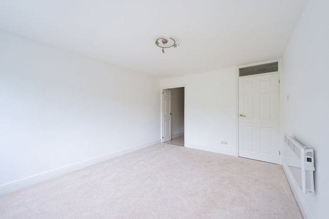 Russetts,10, Tadworth Street, Tadworth photo 4