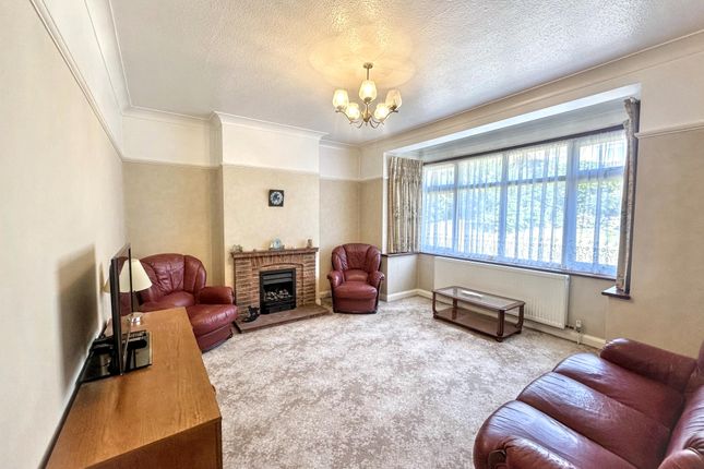57, St. Andrews Road, Coulsdon photo 2