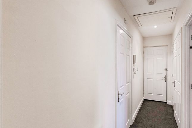 Flat 5, Lahnstein Court, Kettering photo 2