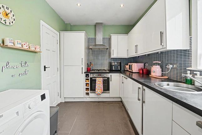 43, Millburn Avenue, Glenrothes photo 4