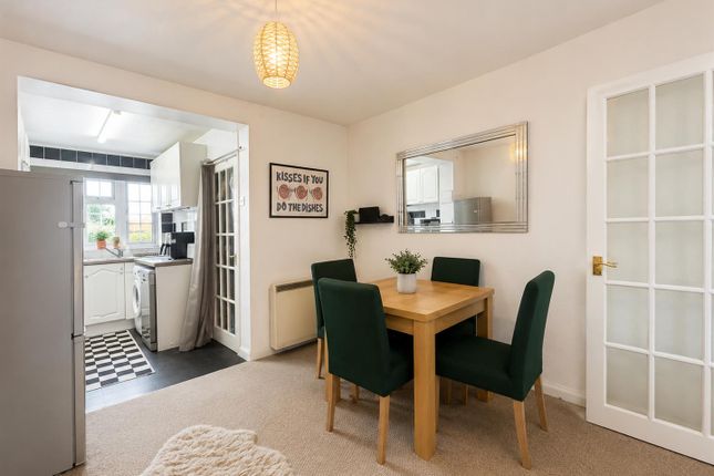52, London Road, Milton Keynes photo 4