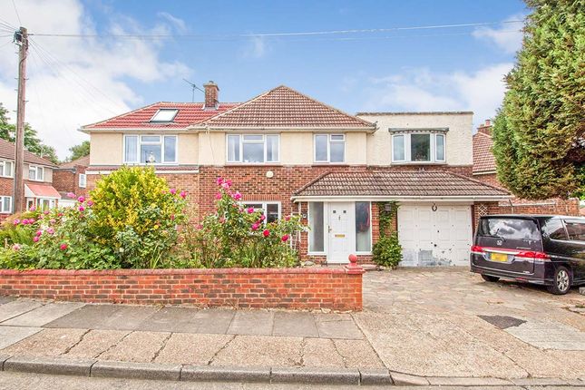 Thumbnail Detached house for sale in Highbanks Close, Welling