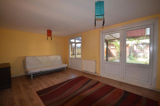 23, Knightswood Close, Edgware photo 4