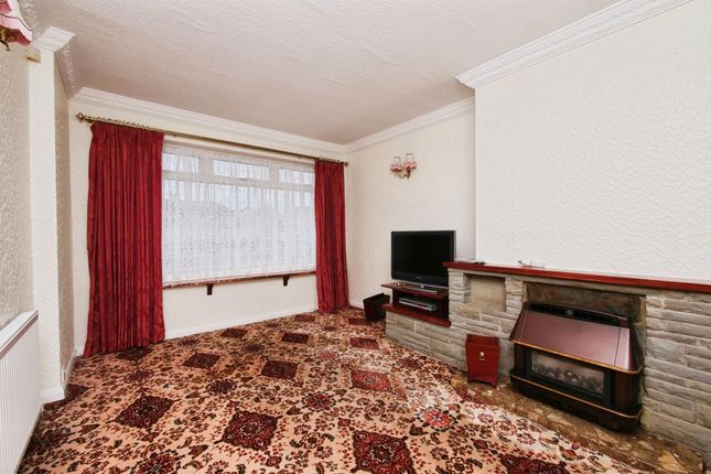 27, Elmpark Way, York photo 2