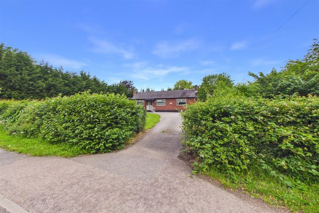 Rough Hayes Bungalow, Rough Hayes, Burton-on-Trent photo 4